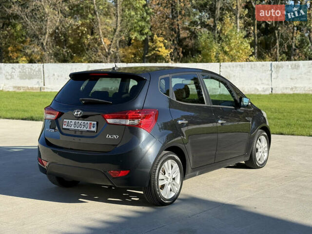 Черный Хендай ix20, объемом двигателя 1.6 л и пробегом 176 тыс. км за 11500 $, фото 4 на Automoto.ua
