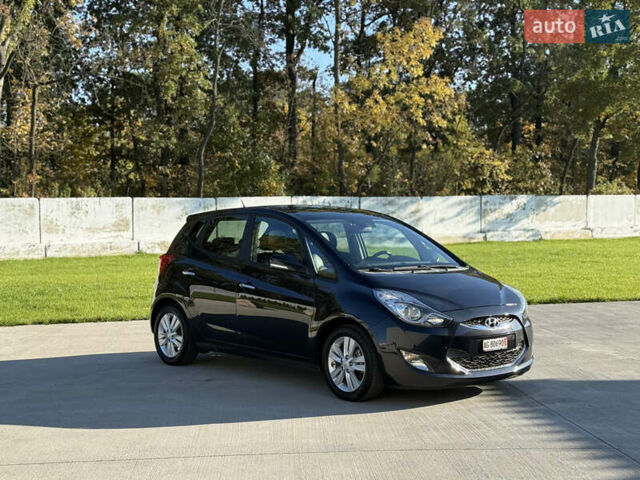 Черный Хендай ix20, объемом двигателя 1.6 л и пробегом 176 тыс. км за 10500 $, фото 2 на Automoto.ua