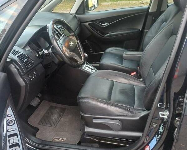 Черный Хендай ix20, объемом двигателя 1.6 л и пробегом 175 тыс. км за 10900 $, фото 6 на Automoto.ua