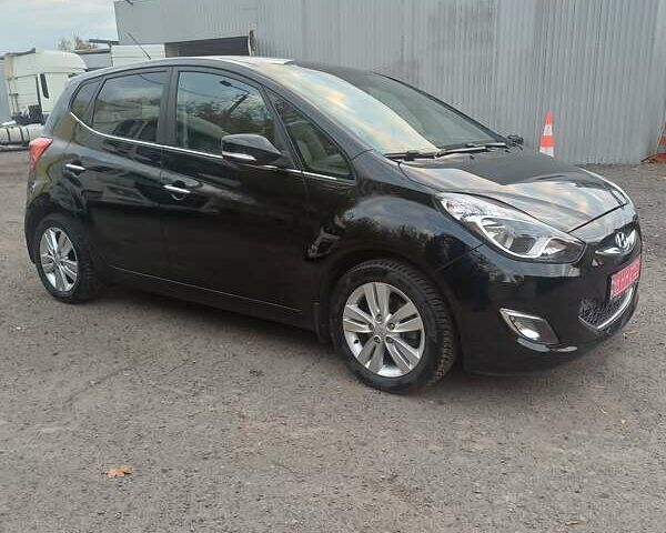 Черный Хендай ix20, объемом двигателя 1.6 л и пробегом 175 тыс. км за 10900 $, фото 1 на Automoto.ua
