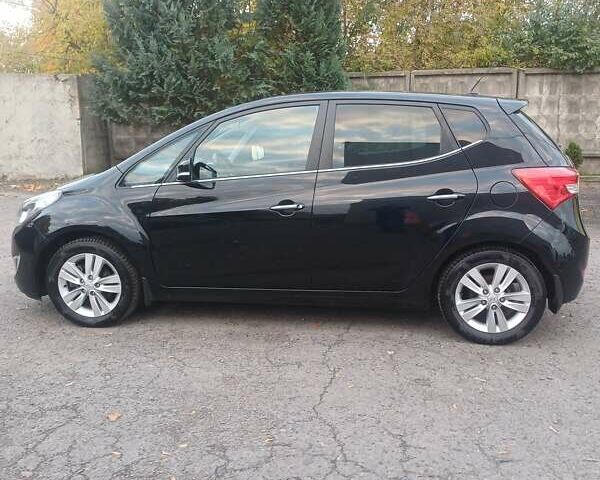 Черный Хендай ix20, объемом двигателя 1.6 л и пробегом 175 тыс. км за 10900 $, фото 4 на Automoto.ua