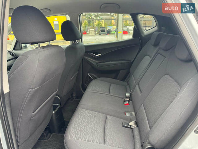 Серый Хендай ix20, объемом двигателя 1.6 л и пробегом 138 тыс. км за 10950 $, фото 16 на Automoto.ua