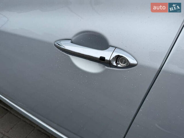 Серый Хендай ix20, объемом двигателя 1.6 л и пробегом 138 тыс. км за 10950 $, фото 15 на Automoto.ua