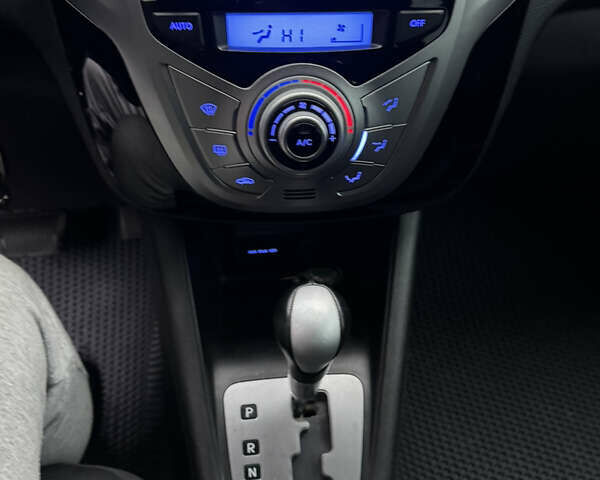 Хендай ix20 2013 в Луцке на Automoto.ua Серый Хендай ix20, объемом двигателя 1.6 л и пробегом 194 тыс. км за 9600 $, фото 13 на Automoto.ua