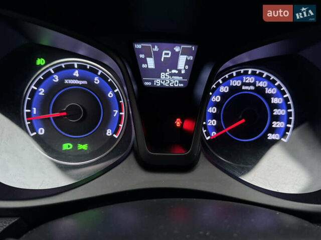 Хендай ix20 2013 в Луцке на Automoto.ua Серый Хендай ix20, объемом двигателя 1.6 л и пробегом 194 тыс. км за 9600 $, фото 16 на Automoto.ua