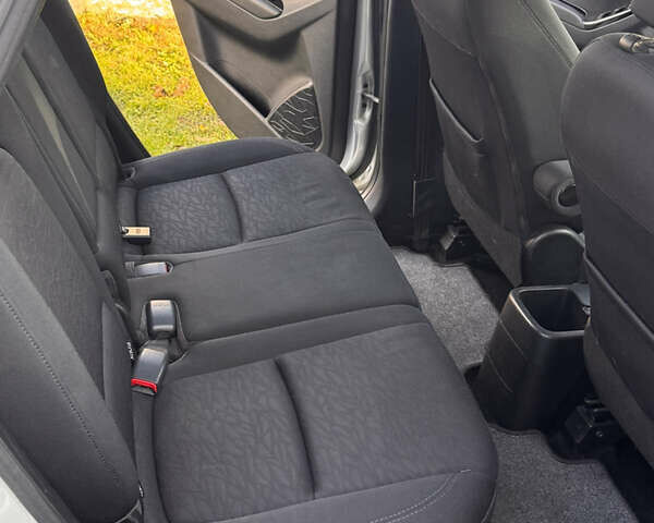 Серый Хендай ix20, объемом двигателя 1.6 л и пробегом 228 тыс. км за 12000 $, фото 11 на Automoto.ua