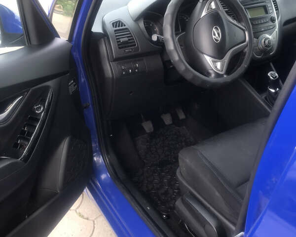 Синий Хендай ix20, объемом двигателя 1.4 л и пробегом 190 тыс. км за 6899 $, фото 37 на Automoto.ua