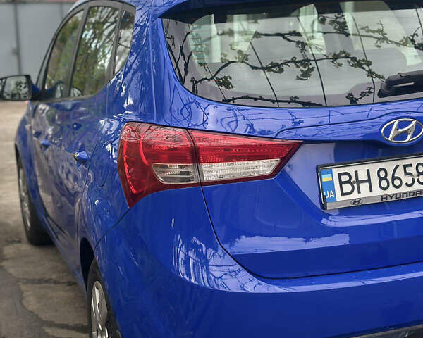 Синий Хендай ix20, объемом двигателя 1.4 л и пробегом 190 тыс. км за 6899 $, фото 3 на Automoto.ua
