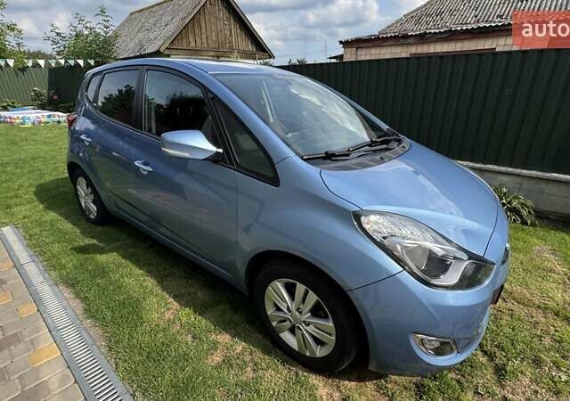 Синий Хендай ix20, объемом двигателя 1.4 л и пробегом 232 тыс. км за 8300 $, фото 8 на Automoto.ua