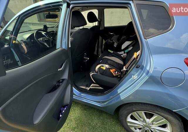 Синий Хендай ix20, объемом двигателя 1.4 л и пробегом 232 тыс. км за 8300 $, фото 17 на Automoto.ua