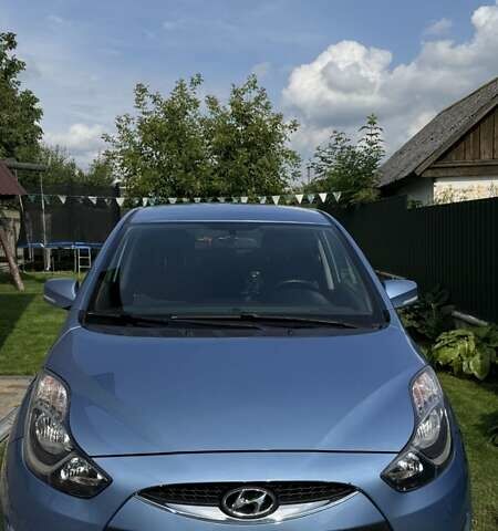 Синий Хендай ix20, объемом двигателя 1.4 л и пробегом 232 тыс. км за 8300 $, фото 2 на Automoto.ua