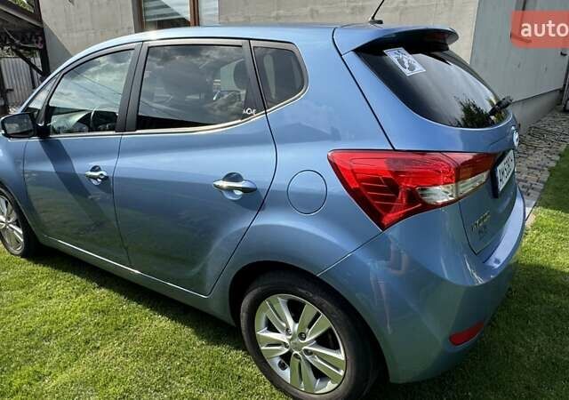 Синий Хендай ix20, объемом двигателя 1.4 л и пробегом 232 тыс. км за 8300 $, фото 6 на Automoto.ua