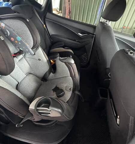 Синий Хендай ix20, объемом двигателя 1.4 л и пробегом 232 тыс. км за 8300 $, фото 10 на Automoto.ua