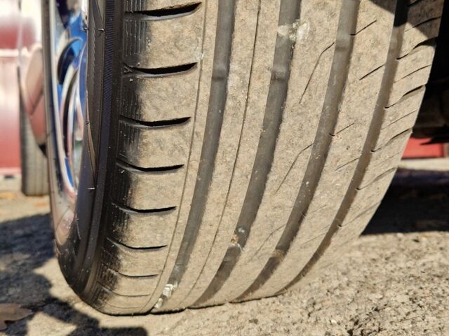 Белый Хендай их35, объемом двигателя 2 л и пробегом 226 тыс. км за 10300 $, фото 6 на Automoto.ua