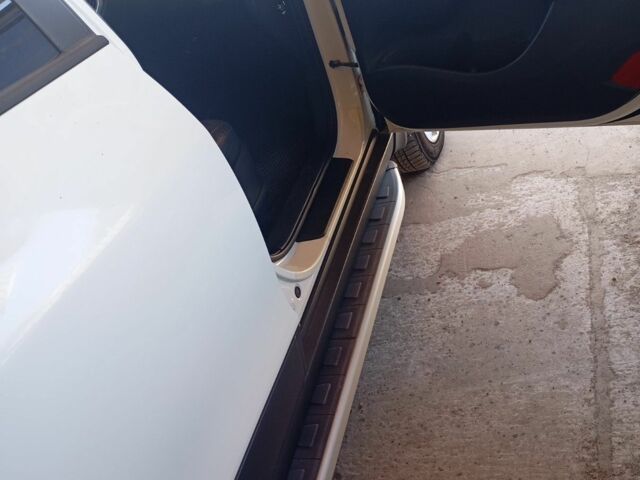 Белый Хендай их35, объемом двигателя 2 л и пробегом 109 тыс. км за 11500 $, фото 6 на Automoto.ua