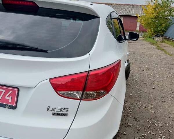 Білий Хендай іх35, об'ємом двигуна 2 л та пробігом 200 тис. км за 10800 $, фото 5 на Automoto.ua