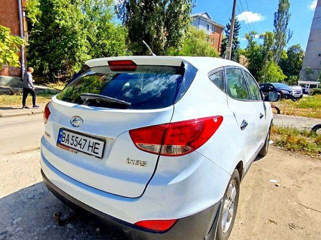 Білий Хендай іх35, об'ємом двигуна 2 л та пробігом 200 тис. км за 4900 $, фото 2 на Automoto.ua