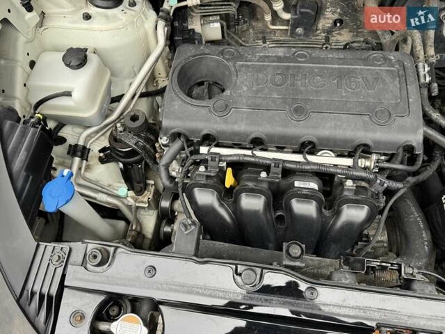 Белый Хендай их35, объемом двигателя 2.36 л и пробегом 111 тыс. км за 11999 $, фото 47 на Automoto.ua