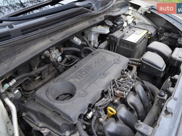 Белый Хендай их35, объемом двигателя 2.36 л и пробегом 202 тыс. км за 11300 $, фото 39 на Automoto.ua