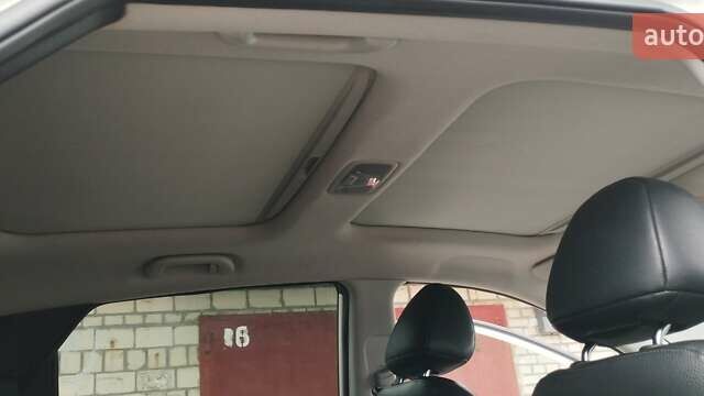 Белый Хендай их35, объемом двигателя 2 л и пробегом 215 тыс. км за 9300 $, фото 7 на Automoto.ua