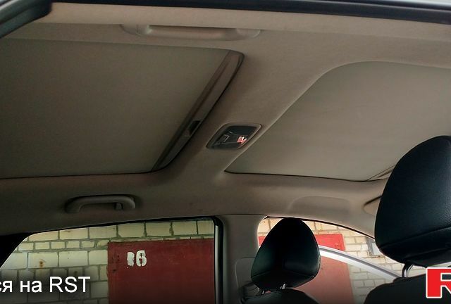 Белый Хендай их35, объемом двигателя 2 л и пробегом 215 тыс. км за 9900 $, фото 11 на Automoto.ua