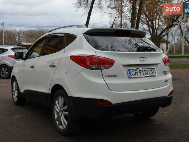 Белый Хендай их35, объемом двигателя 2.36 л и пробегом 202 тыс. км за 11300 $, фото 4 на Automoto.ua