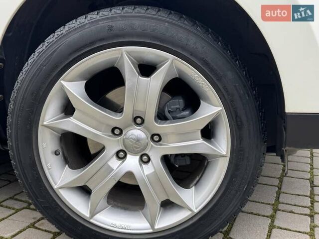 Белый Хендай их35, объемом двигателя 2.36 л и пробегом 111 тыс. км за 11999 $, фото 4 на Automoto.ua