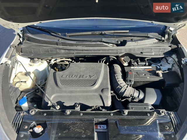 Белый Хендай их35, объемом двигателя 2 л и пробегом 164 тыс. км за 12450 $, фото 17 на Automoto.ua