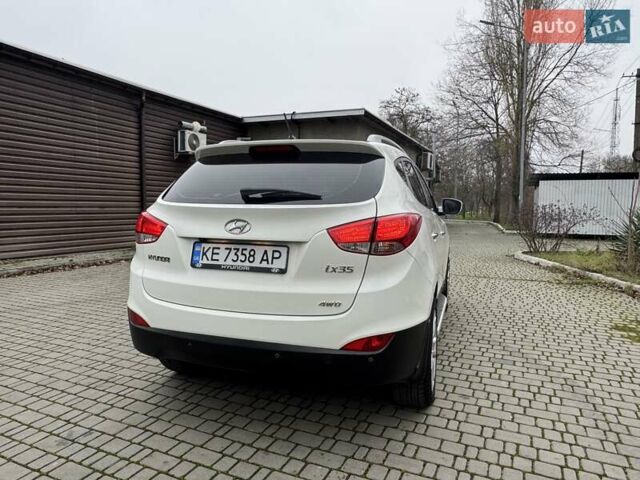 Белый Хендай их35, объемом двигателя 2.36 л и пробегом 111 тыс. км за 11999 $, фото 17 на Automoto.ua