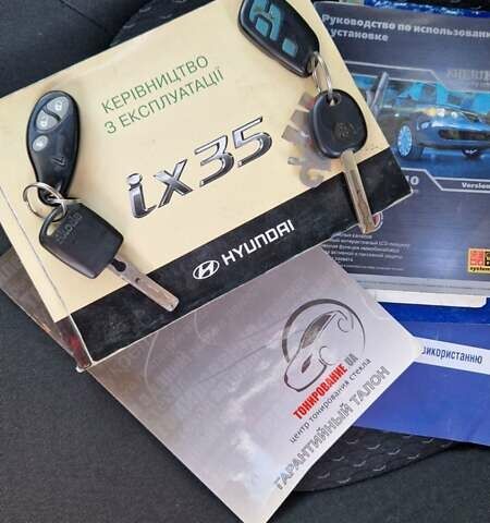 Белый Хендай их35, объемом двигателя 2 л и пробегом 226 тыс. км за 10300 $, фото 33 на Automoto.ua