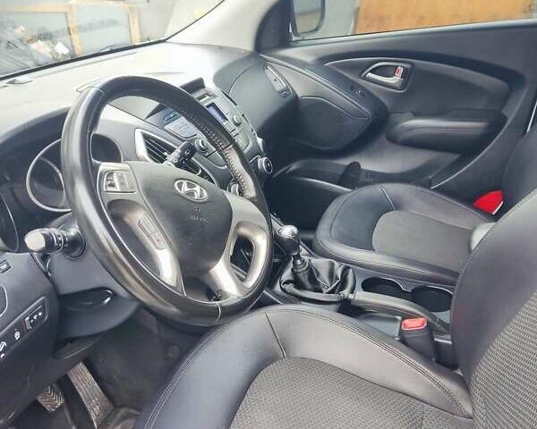 Білий Хендай іх35, об'ємом двигуна 2 л та пробігом 200 тис. км за 10800 $, фото 14 на Automoto.ua