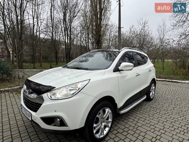 Белый Хендай их35, объемом двигателя 2.36 л и пробегом 111 тыс. км за 11999 $, фото 26 на Automoto.ua