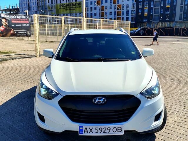 Білий Хендай іх35, об'ємом двигуна 2.4 л та пробігом 260 тис. км за 10350 $, фото 1 на Automoto.ua