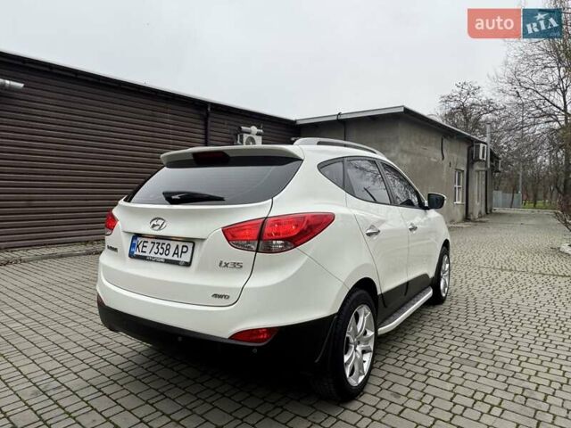 Белый Хендай их35, объемом двигателя 2.36 л и пробегом 111 тыс. км за 11999 $, фото 14 на Automoto.ua