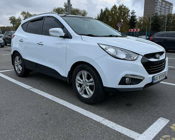 Білий Хендай іх35, об'ємом двигуна 2 л та пробігом 122 тис. км за 11500 $, фото 4 на Automoto.ua