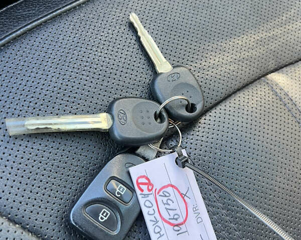 Белый Хендай их35, объемом двигателя 2 л и пробегом 164 тыс. км за 12450 $, фото 18 на Automoto.ua