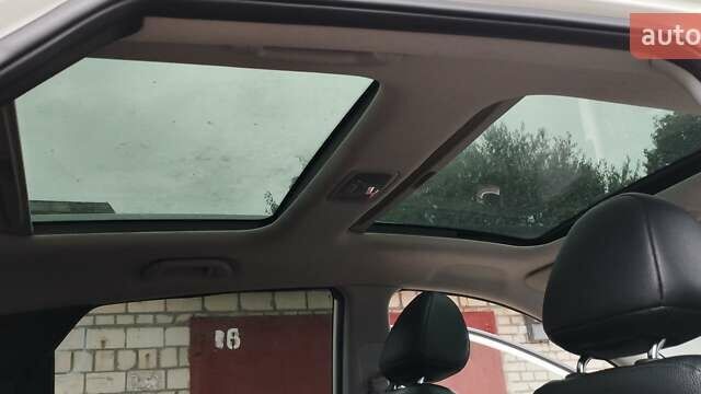 Белый Хендай их35, объемом двигателя 2 л и пробегом 215 тыс. км за 9900 $, фото 14 на Automoto.ua