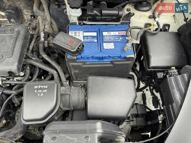 Белый Хендай их35, объемом двигателя 2.36 л и пробегом 111 тыс. км за 11999 $, фото 49 на Automoto.ua