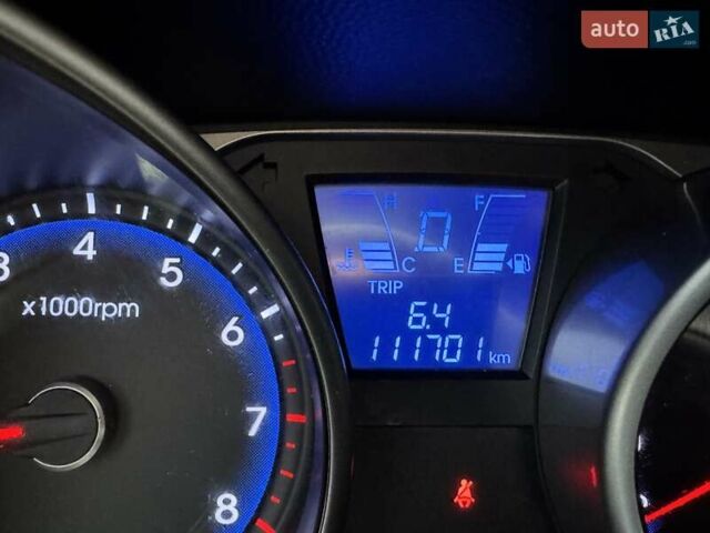 Белый Хендай их35, объемом двигателя 2.36 л и пробегом 111 тыс. км за 11999 $, фото 41 на Automoto.ua