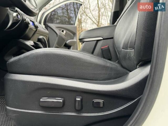 Белый Хендай их35, объемом двигателя 2.36 л и пробегом 111 тыс. км за 11999 $, фото 38 на Automoto.ua