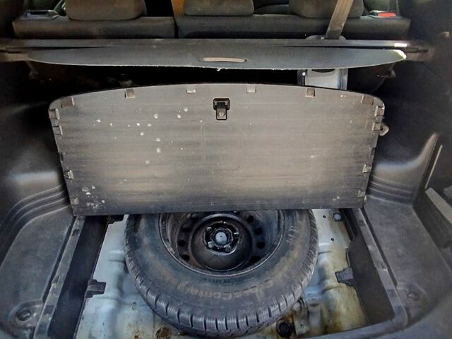 Білий Хендай іх35, об'ємом двигуна 2 л та пробігом 200 тис. км за 4900 $, фото 4 на Automoto.ua