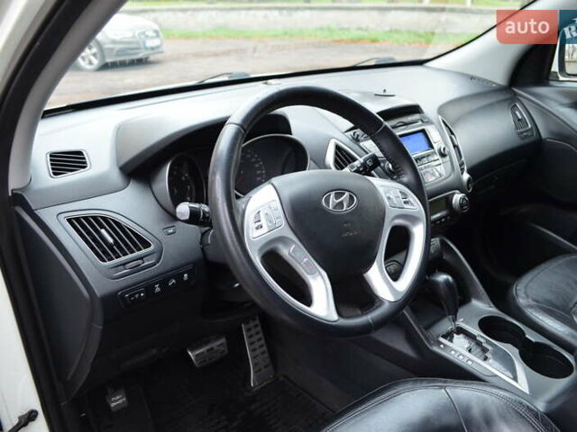 Белый Хендай их35, объемом двигателя 2.36 л и пробегом 202 тыс. км за 11300 $, фото 31 на Automoto.ua