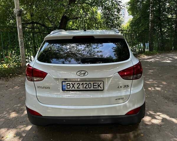 Белый Хендай их35, объемом двигателя 2 л и пробегом 162 тыс. км за 11300 $, фото 7 на Automoto.ua