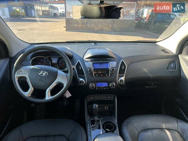 Белый Хендай их35, объемом двигателя 2 л и пробегом 164 тыс. км за 12450 $, фото 11 на Automoto.ua