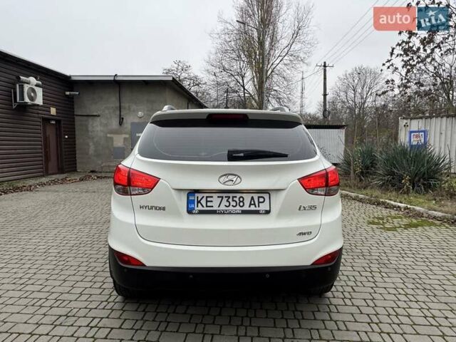 Белый Хендай их35, объемом двигателя 2.36 л и пробегом 111 тыс. км за 11999 $, фото 19 на Automoto.ua