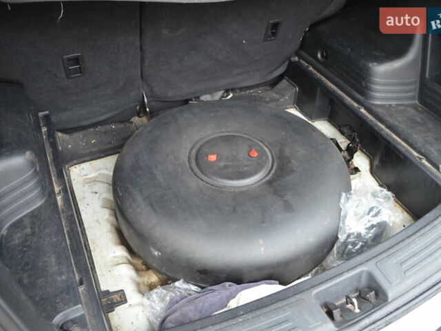 Белый Хендай их35, объемом двигателя 2.36 л и пробегом 202 тыс. км за 11300 $, фото 27 на Automoto.ua