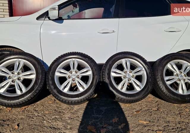 Белый Хендай их35, объемом двигателя 2 л и пробегом 226 тыс. км за 10300 $, фото 30 на Automoto.ua