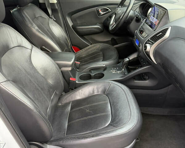 Білий Хендай іх35, об'ємом двигуна 2 л та пробігом 122 тис. км за 11500 $, фото 34 на Automoto.ua