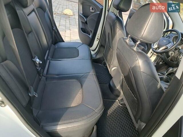 Білий Хендай іх35, об'ємом двигуна 2 л та пробігом 119 тис. км за 12600 $, фото 50 на Automoto.ua