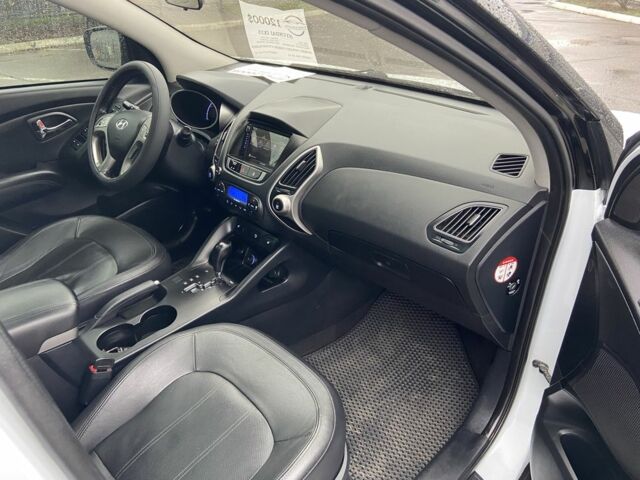 Білий Хендай іх35, об'ємом двигуна 2 л та пробігом 182 тис. км за 11999 $, фото 12 на Automoto.ua